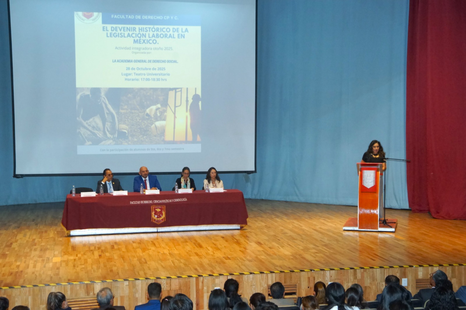 Estudiantes de Derecho UATx analizan evolución de la legislación laboral en México